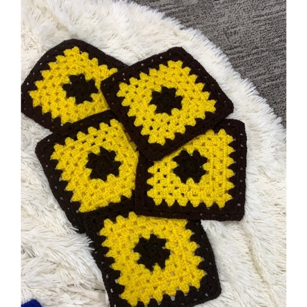 5 Vintage Brown & Yellow retro crochet‎ granny squares 8x8